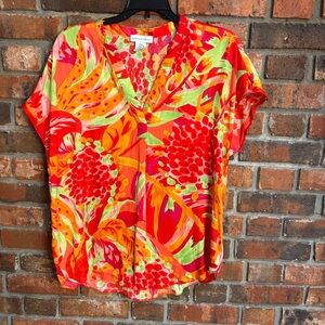 Cupcakes and Cashmere womens floral mandarin collar blouse red M